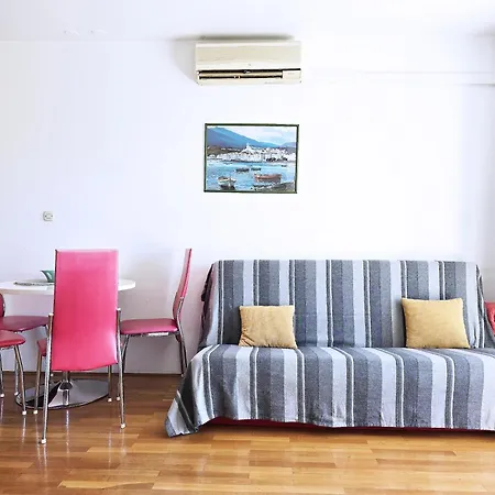 Central Beach Apartment 아파트