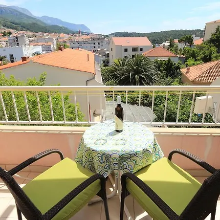 Central Beach Apartment Makarska
