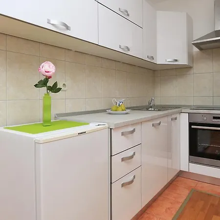 아파트 Central Beach Apartment *