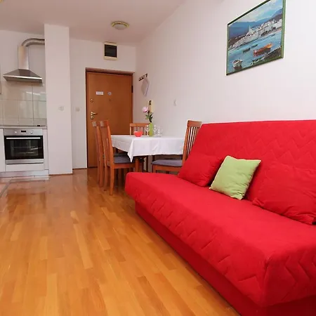 아파트 Central Beach Apartment *