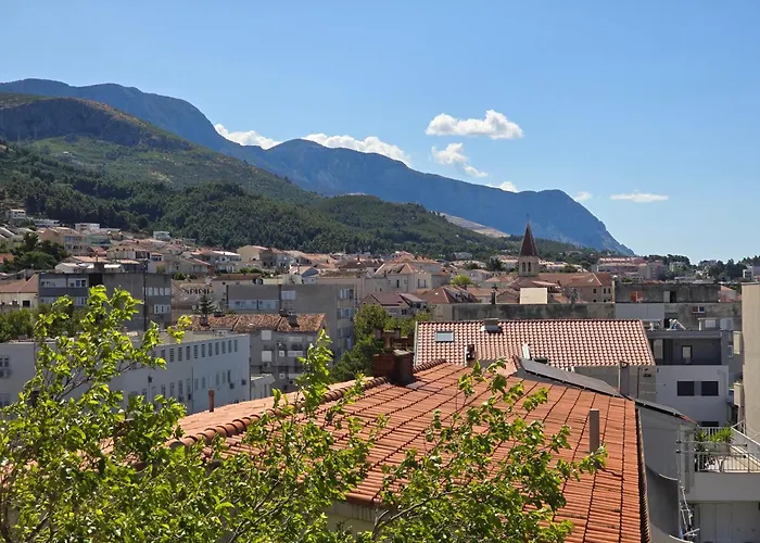 Central Beach Apartment * Makarska