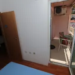 Central Beach Apartment アパート マカルスカ