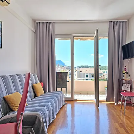 Central Beach Apartment アパート