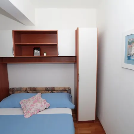 Central Beach Apartment Apartmán *