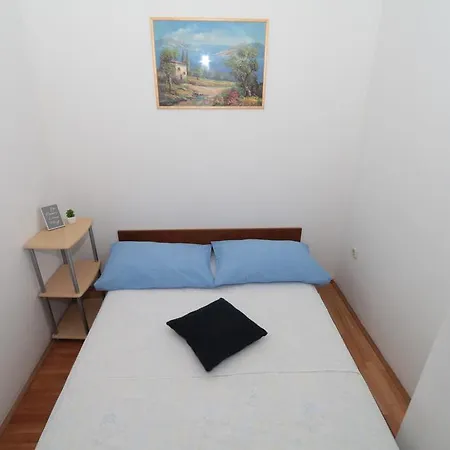 Central Beach Apartment Apartment Makarska