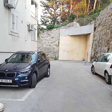 Central Beach Apartment מאקרסקה