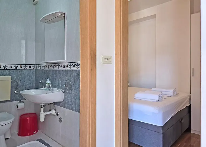 Central Beach Apartment Lägenhet Makarska