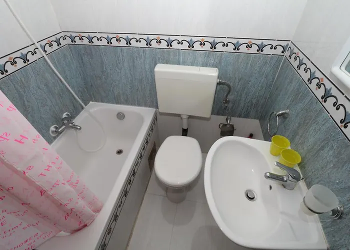 Central Beach Apartment Makarska