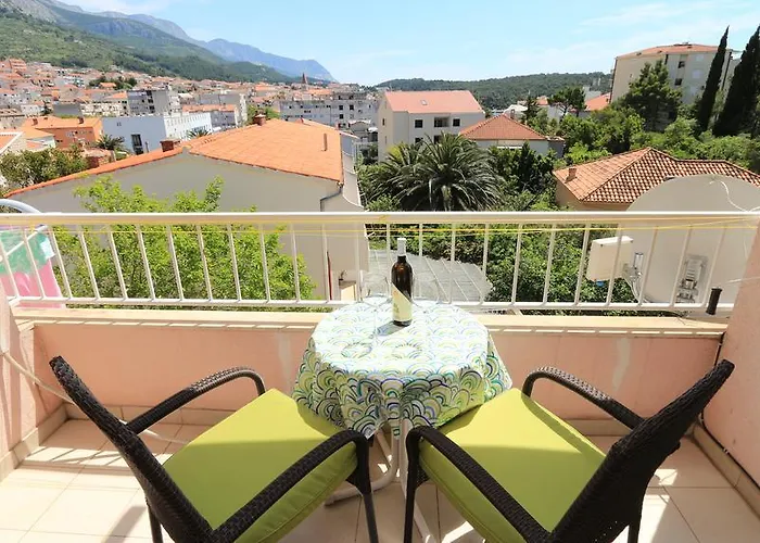 Central Beach Apartment Makarska