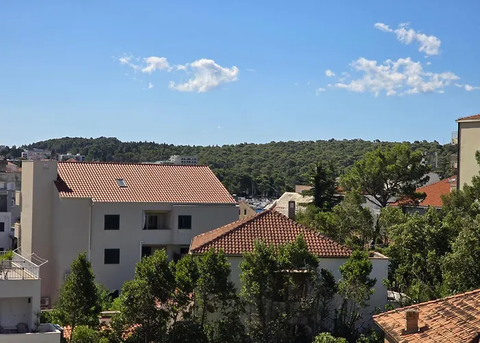 Central Beach Apartment Makarska